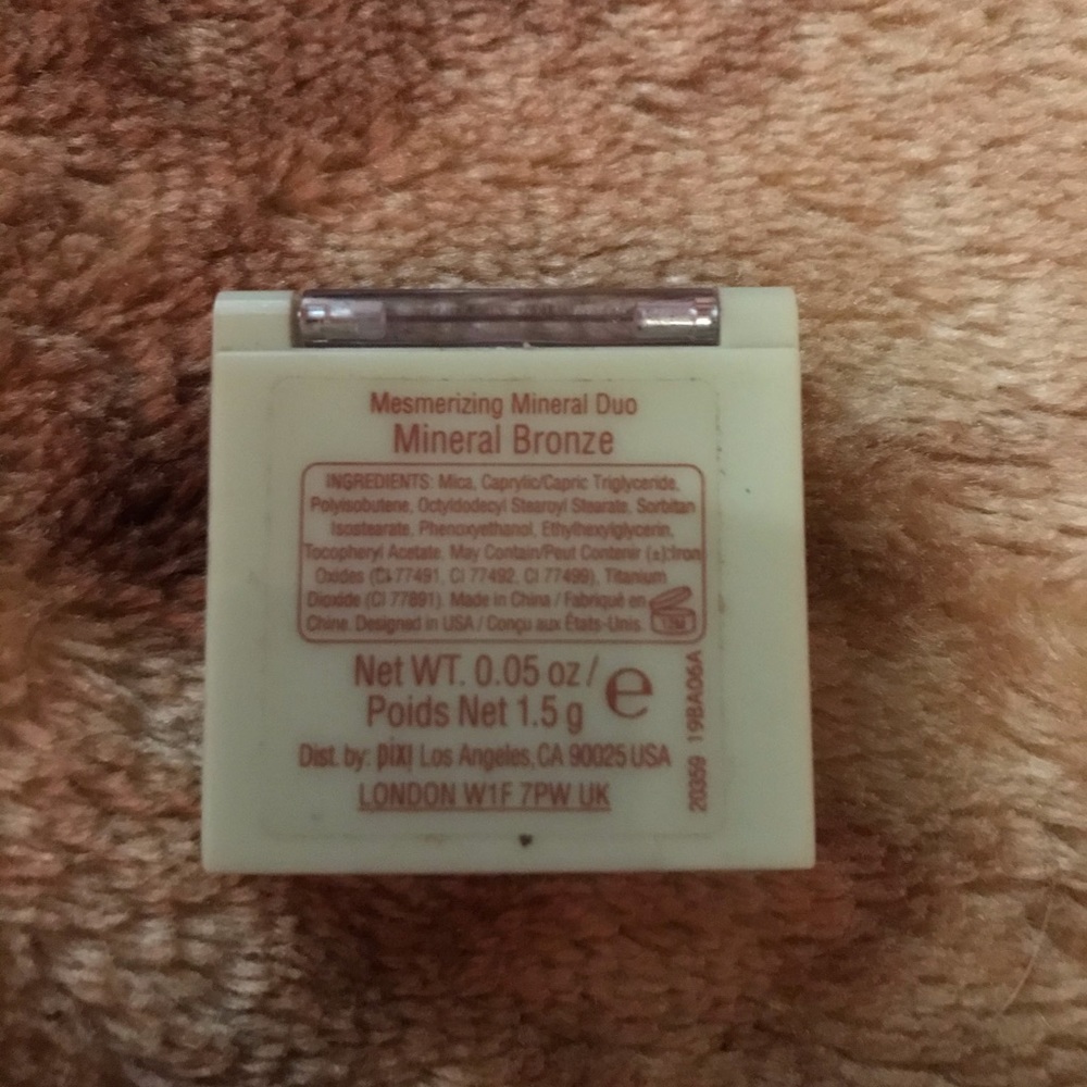 Makeup - Picture 6 of 7